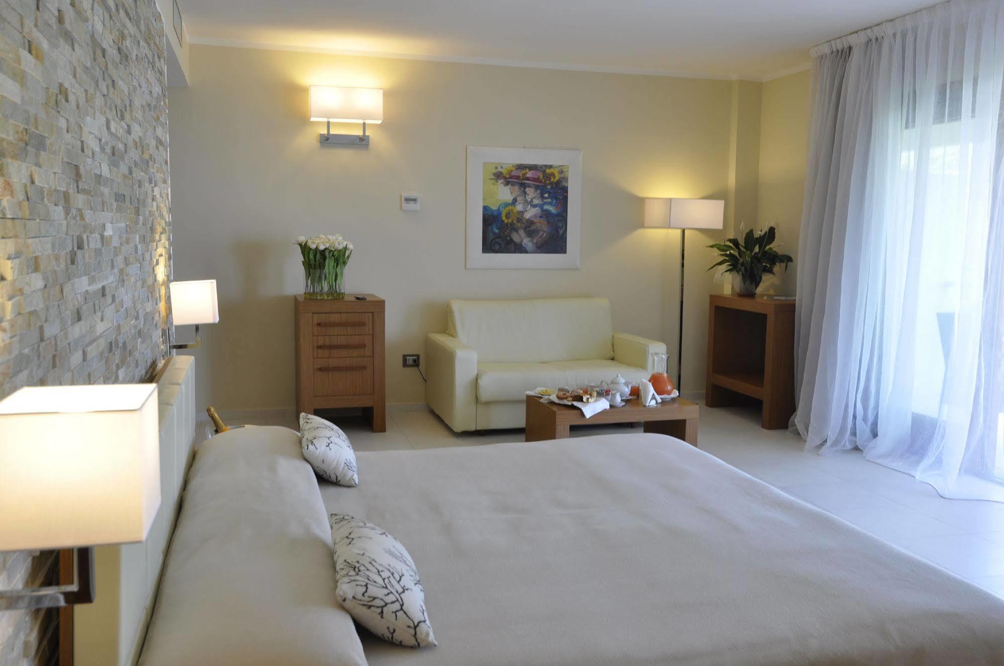 Pugnochiuso Resort - Hotel Del Faro Ngoại thất bức ảnh